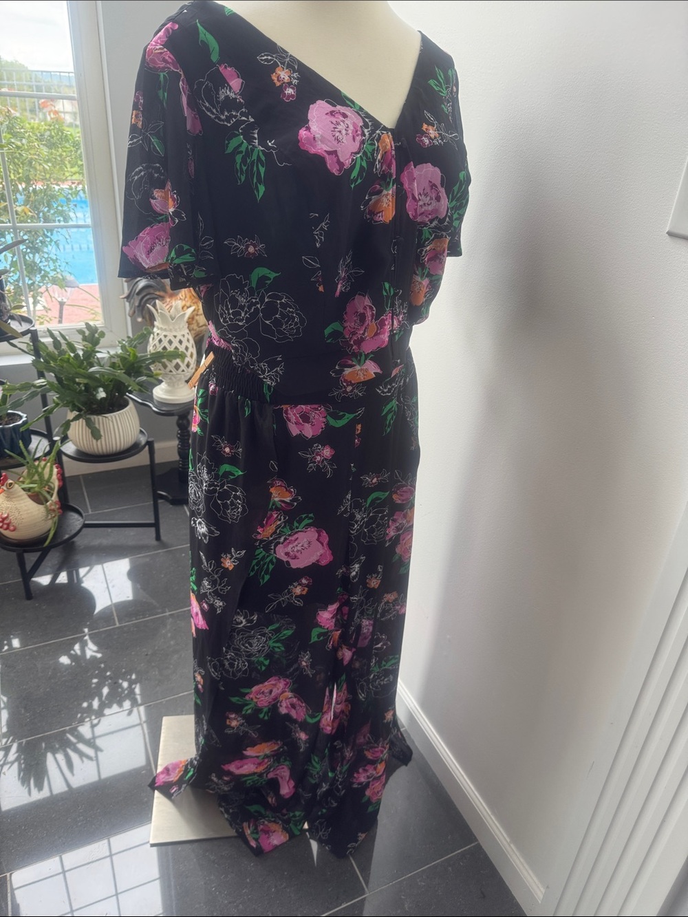 Torrid 2 piece Black with Pink Floral Print-Side Open Flowy Pants with Top